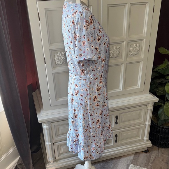 NWT Naggoo Floral V-Neck Wrap Dress Size Medium - Picture 6 of 11